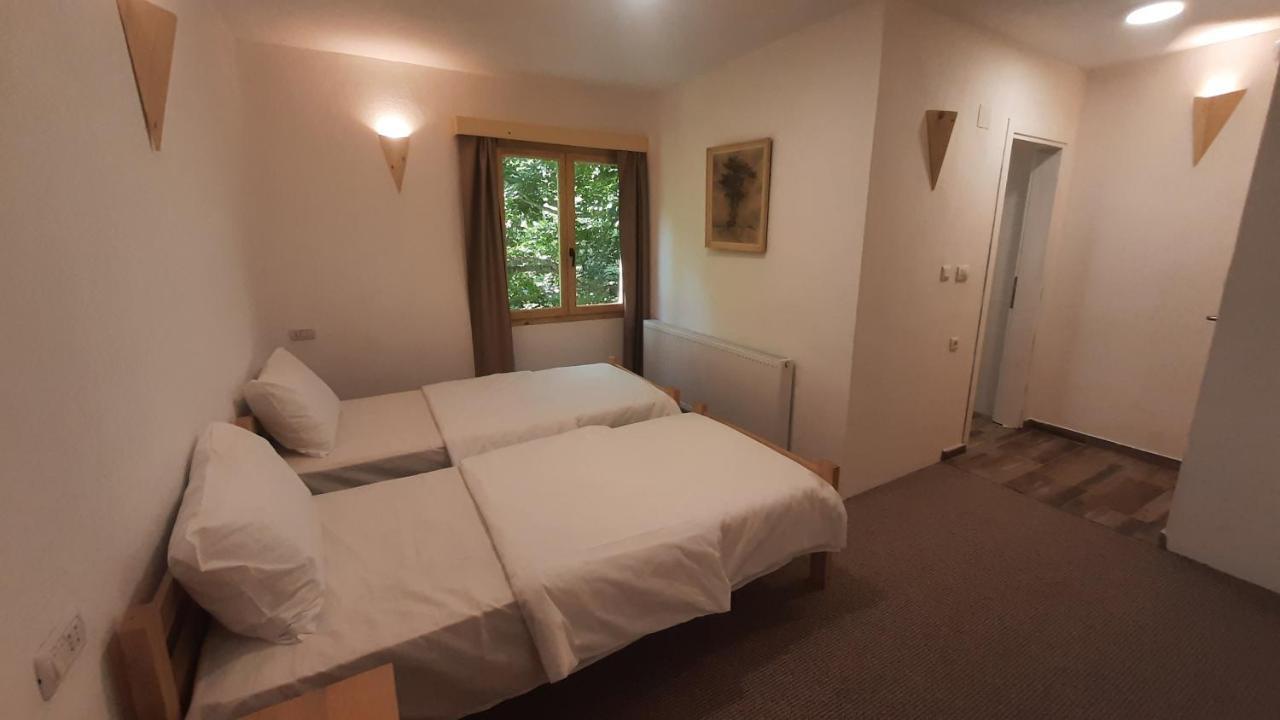 Hotel Ravnjak Dobrilovina Εξωτερικό φωτογραφία