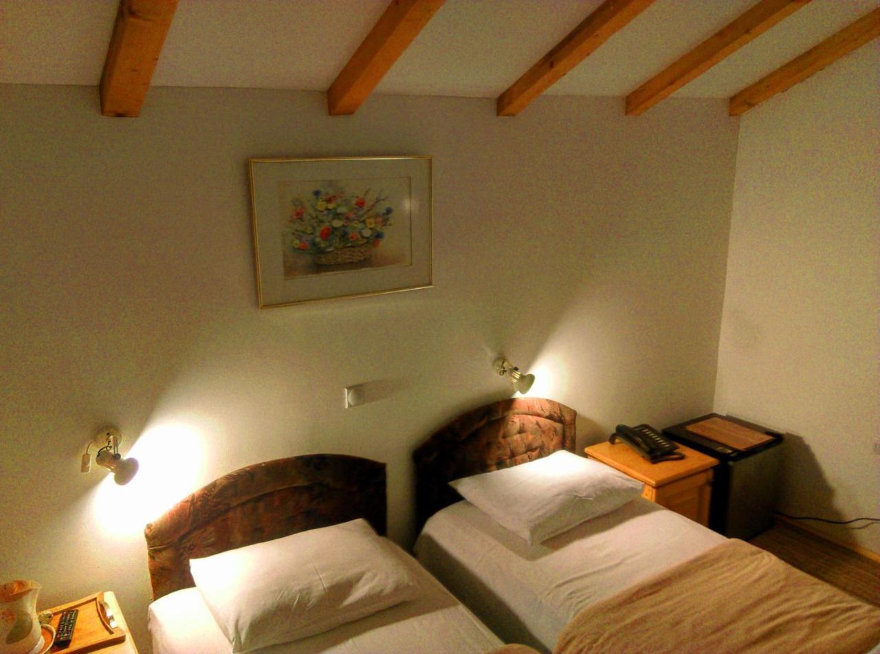 Hotel Ravnjak Dobrilovina Εξωτερικό φωτογραφία